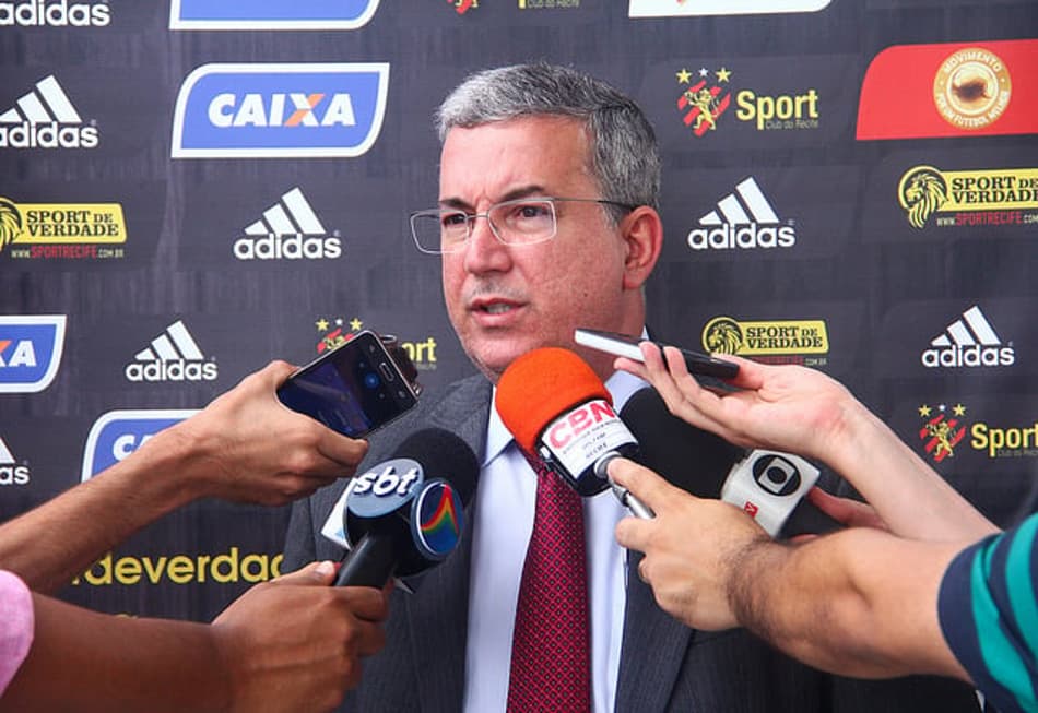 Dirigente do Sport falou sobre a contratação com Oswaldo de Oliveira