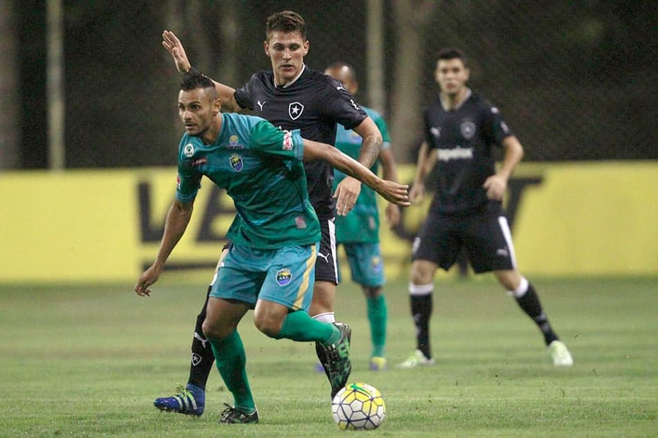 Jogadores reconhecem atuação ruim do Botafogo diante do Coruripe