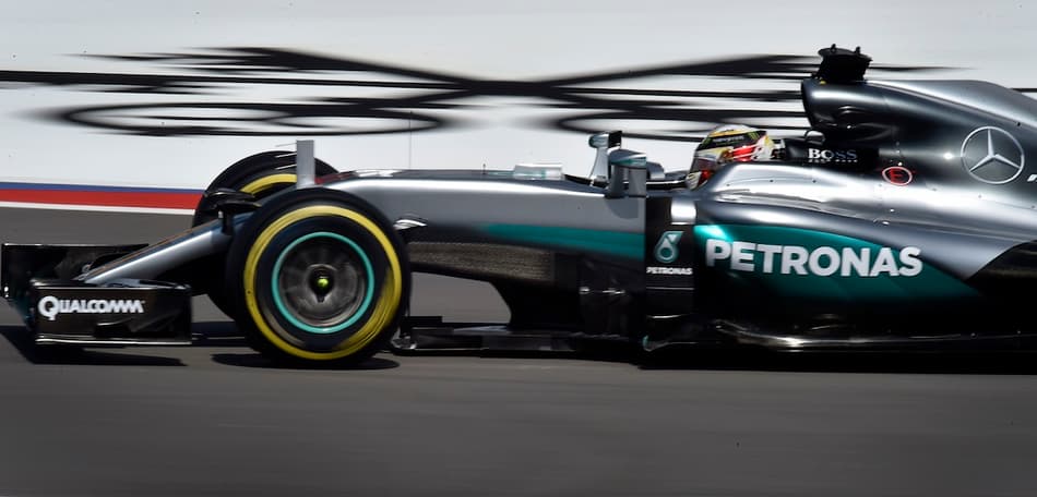 Mercedes ainda investiga problemas enfrentados por Hamilton