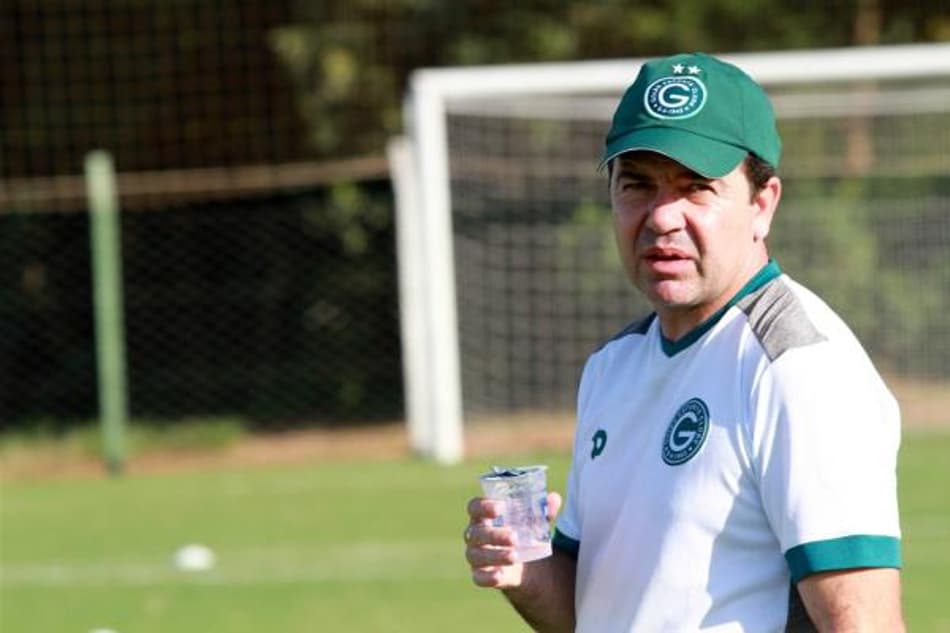 Enderson Moreira espera decisão difícil contra Anápolis