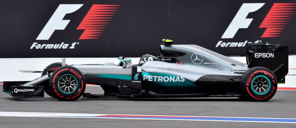 Sem adversários, Nico Rosberg larga na pole position no GP da Rússia