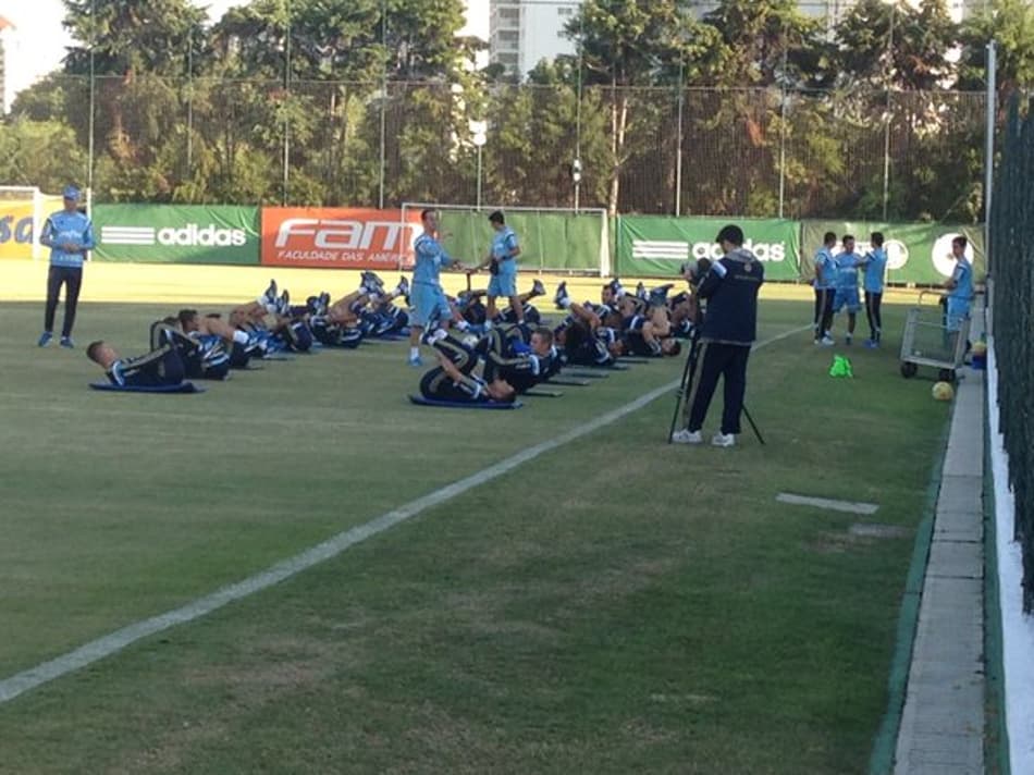 AGORA! LANCE! acompanha mais um dia de trabalho do Palmeiras