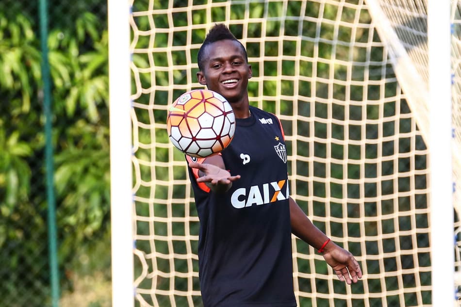 Diego Aguirre elogia equatoriano: “É o Cazares que eu quero no Atlético”