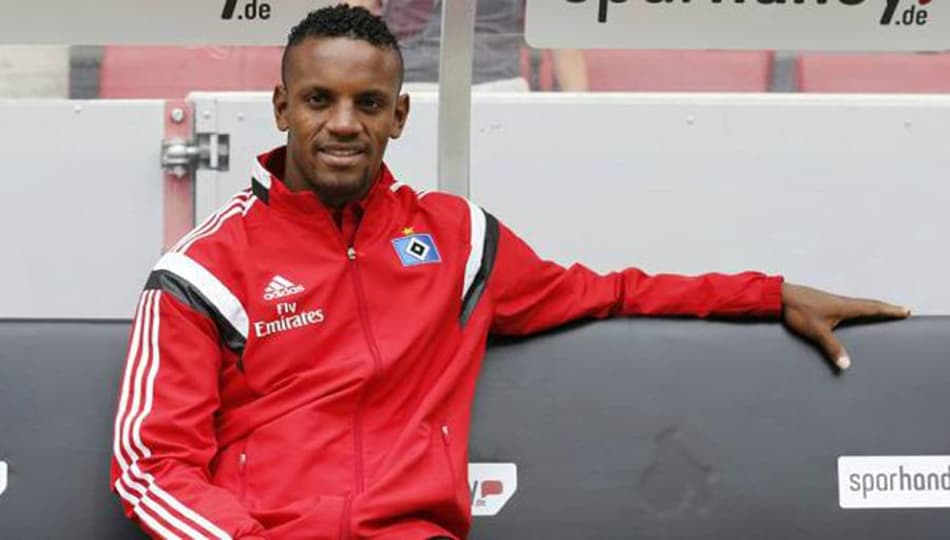 Empreendedor, ex-zagueiro do Corinthians lança marca de roupas