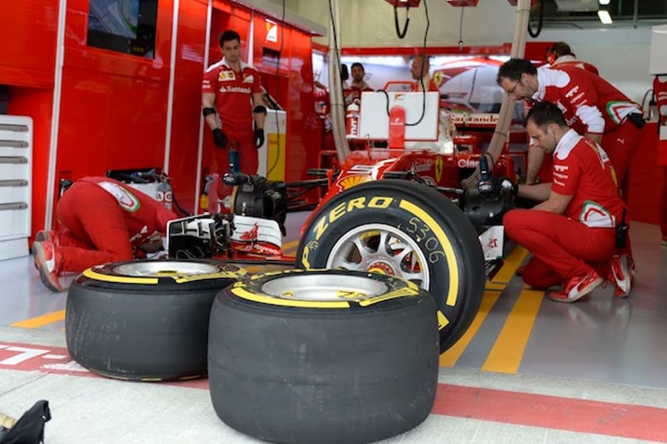 Pirelli anuncia os jogos de pneus disponíveis e obrigatórios para o GP da Inglaterra de 2016