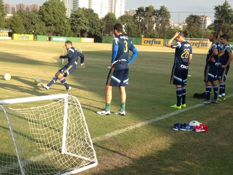 AGORA! Palmeiras treina de olho na estreia do Brasileirão