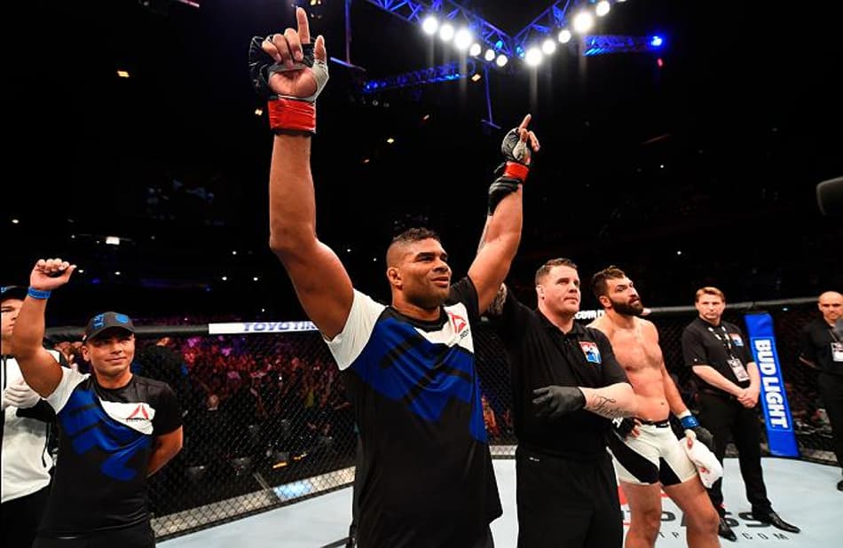 Overeem quer luta contra Werdum ou Miocic: 'Que vença o melhor'