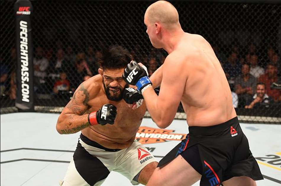 Pezão sugere que sentiu pressão da torcida e descarta aposentadoria