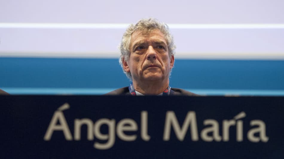 Após demissão de Platini: Villar se candidatará à presidência da Uefa