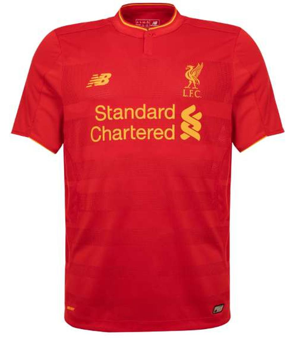 Liverpool divulga uniforme número 1 e de goleiro para temporada 2016/17