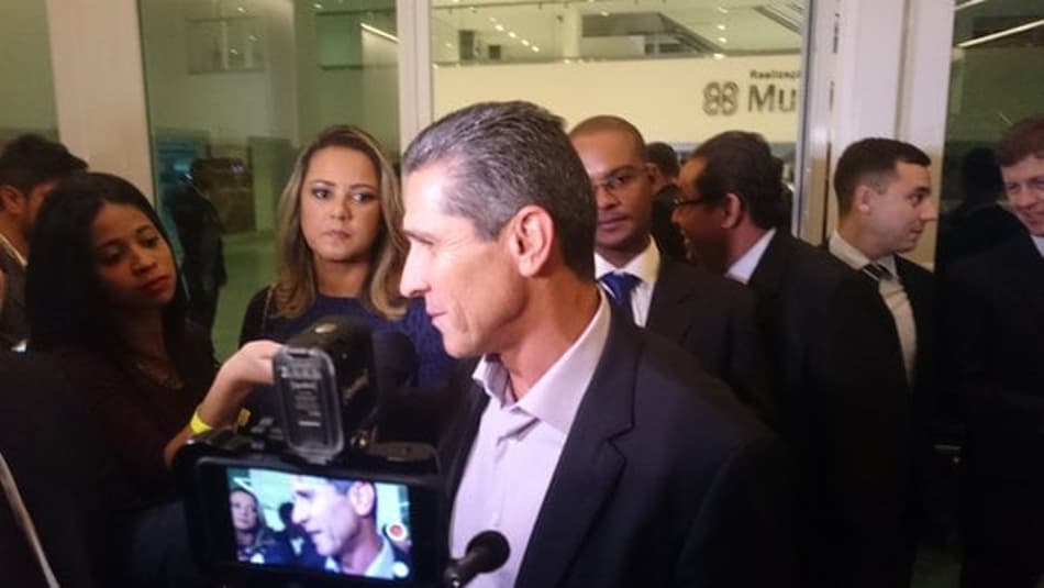 Questionado sobre Riascos, Jorginho avisa: ‘Melhor perguntar ao Eurico’