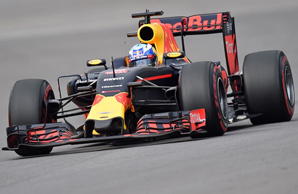 Helmut Marko acredita que Red Bull será beneficiada com novas regras