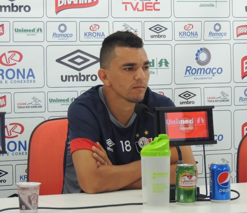 Lateral do Joinville projeta jogo diante do Ceará pela Copa do Brasil