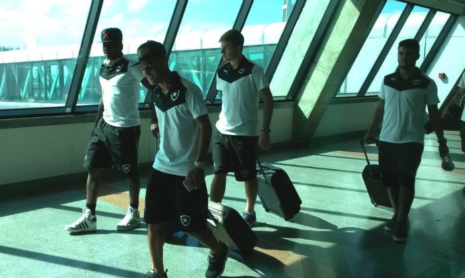 Botafogo chega a Petrolina, onde se prepara para encarar o Juazeirense