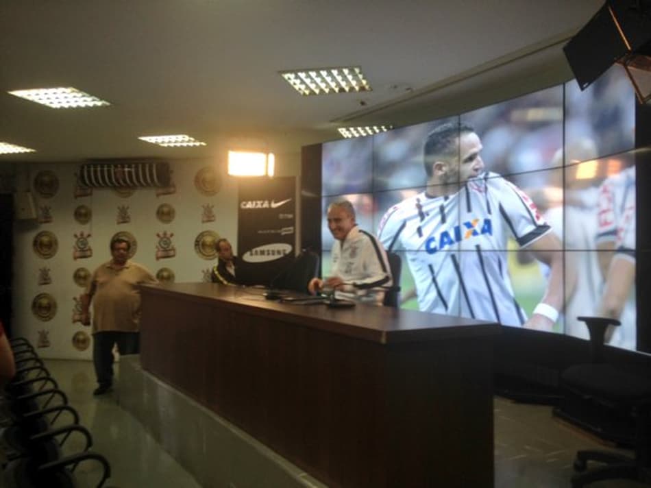 AO VIVO! Após atividade do Timão, Tite dá entrevista coletiva