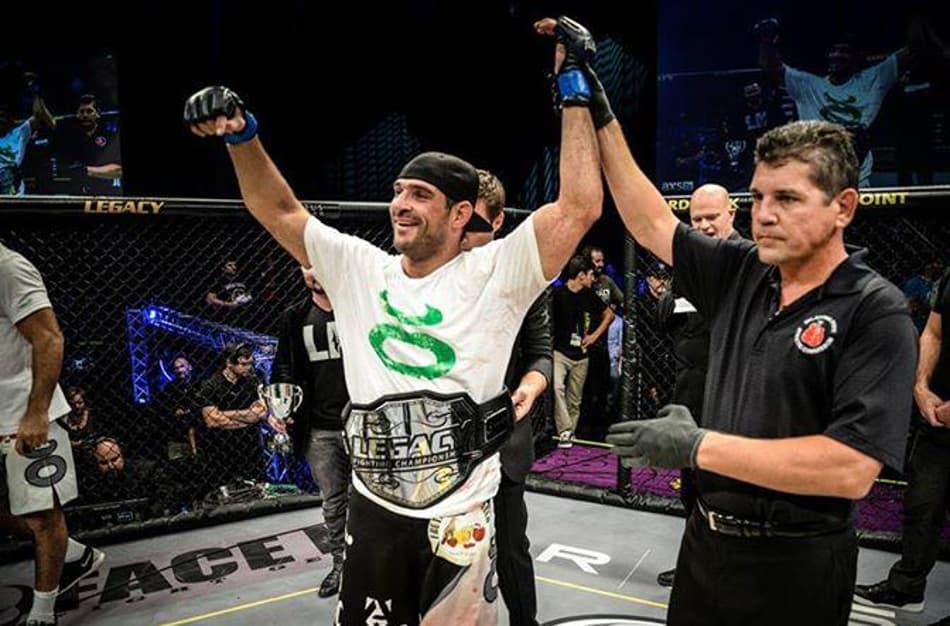 Adversário de Anderson recusou luta com ex-judoca brasileiro no UFC 198