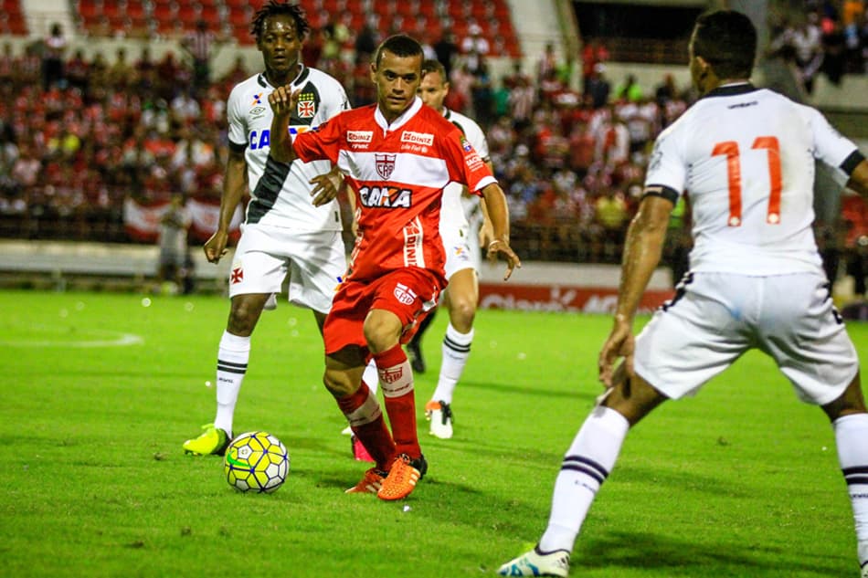 ACOMPANHE! Vasco visita o CRB em duelo pela Copa do Brasil
