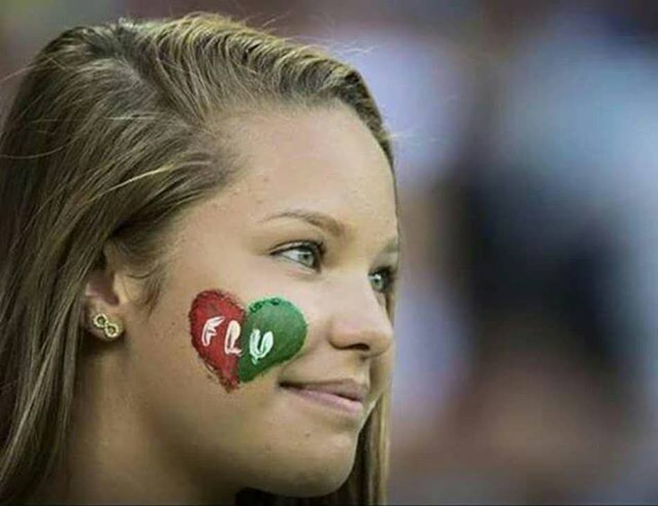 Via Facebook, Fred faz homenagem a torcedora assassinada