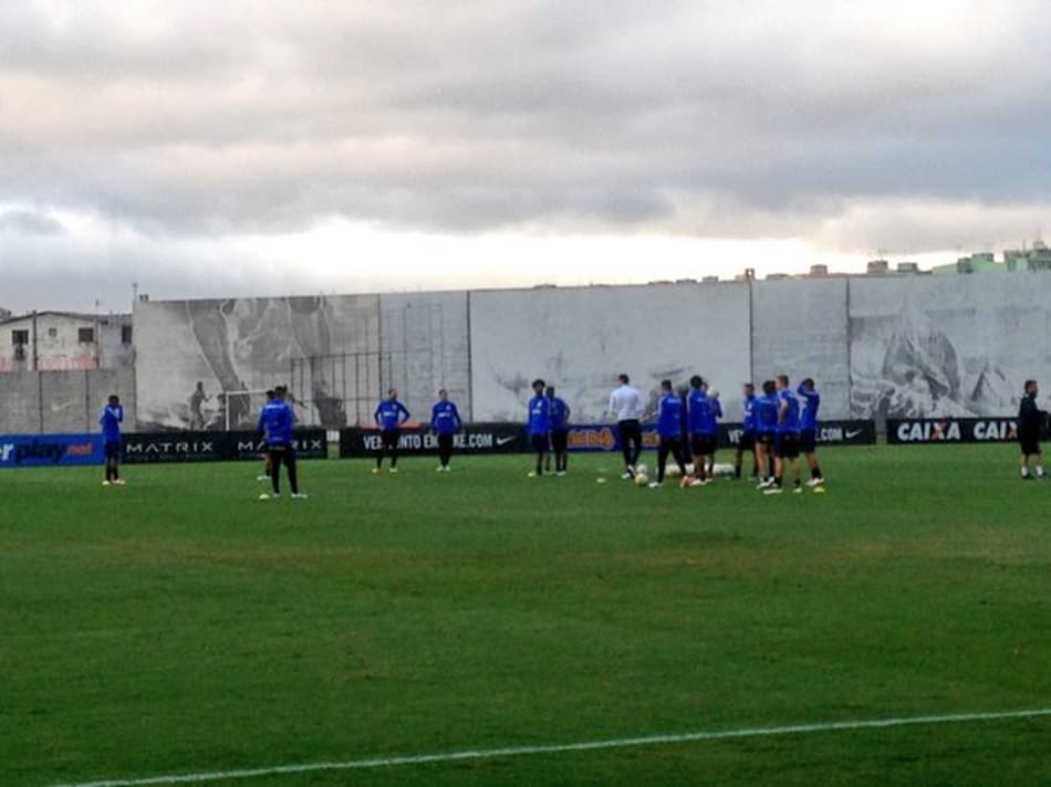 TEMPO REAL: Na Arena, Timão trabalha de olho no jogo contra o Grêmio