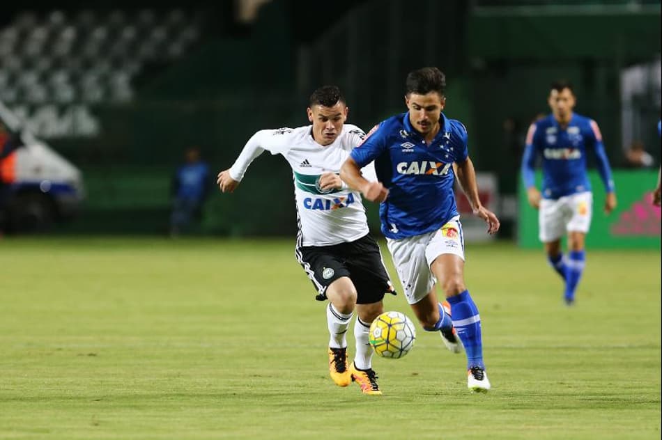SIGA! Cruzeiro enfrenta Coritiba em último ato antes da estreia de Paulo Bento