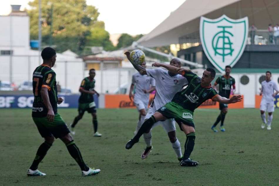 América-MG perde duas longas invencibilidades contra o Fluminense