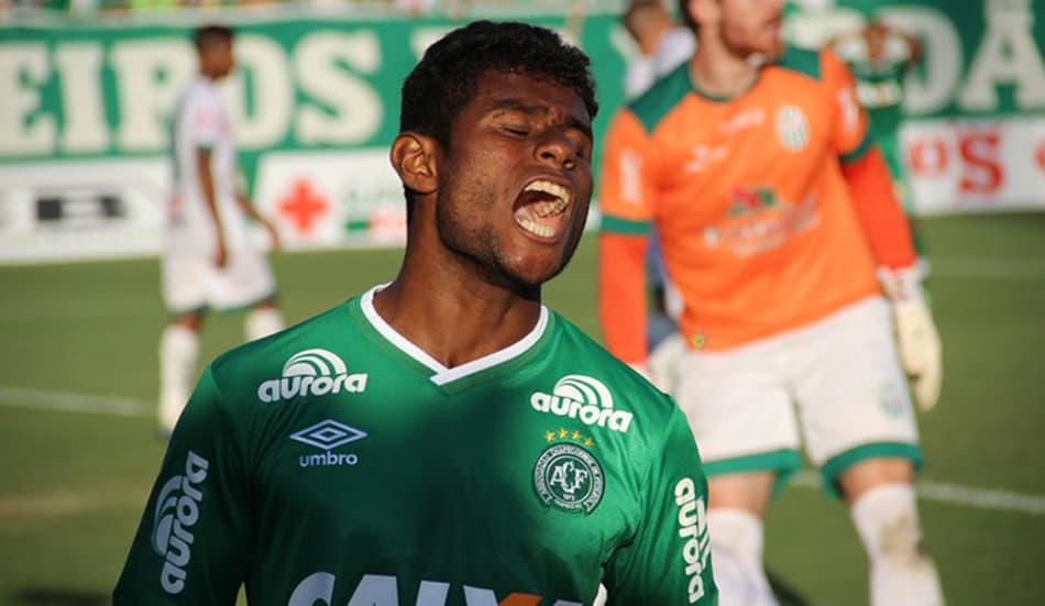 Possível reforço do Fluminense, Maranhão foi o principal garçom da Chapecoense no último Brasileirão