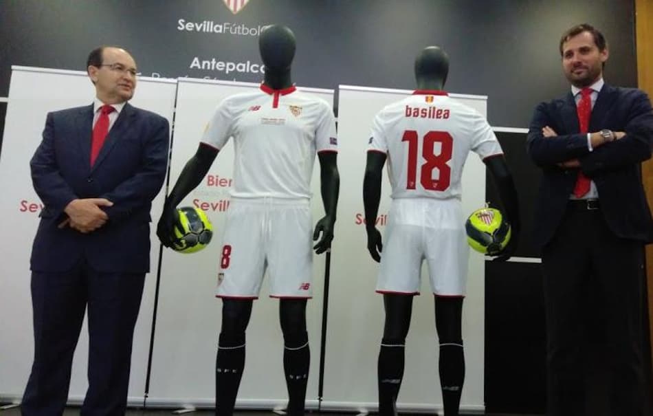 Sevilla lança novo uniforme para temporada 2016-2017