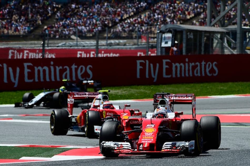 Vettel defende a permanência de Raikkonen na Ferrari