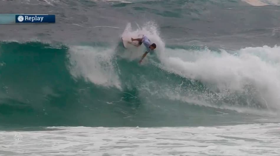 Embalado por aéreo nota 10, Gabriel Medina mostra recuperação no WCT