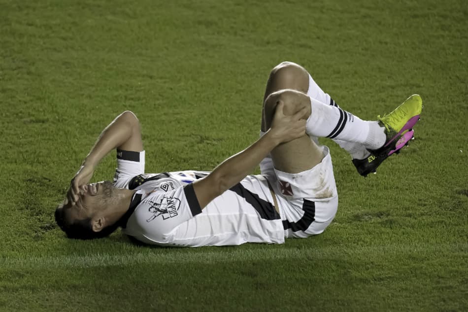 Com futuro em aberto no Vasco, Nenê lembra dificuldades na temporada