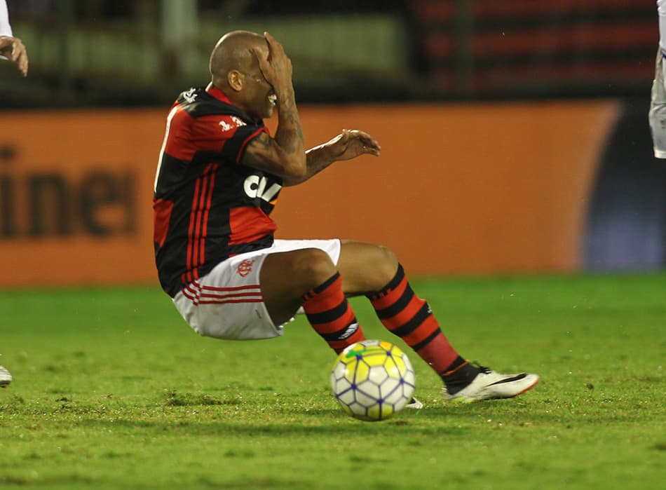 Zoações com Flamengo tomam conta da web após queda na Copa do Brasil