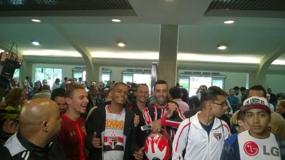 AO VIVO! Tricolor desembarca após classificação na Libertadores