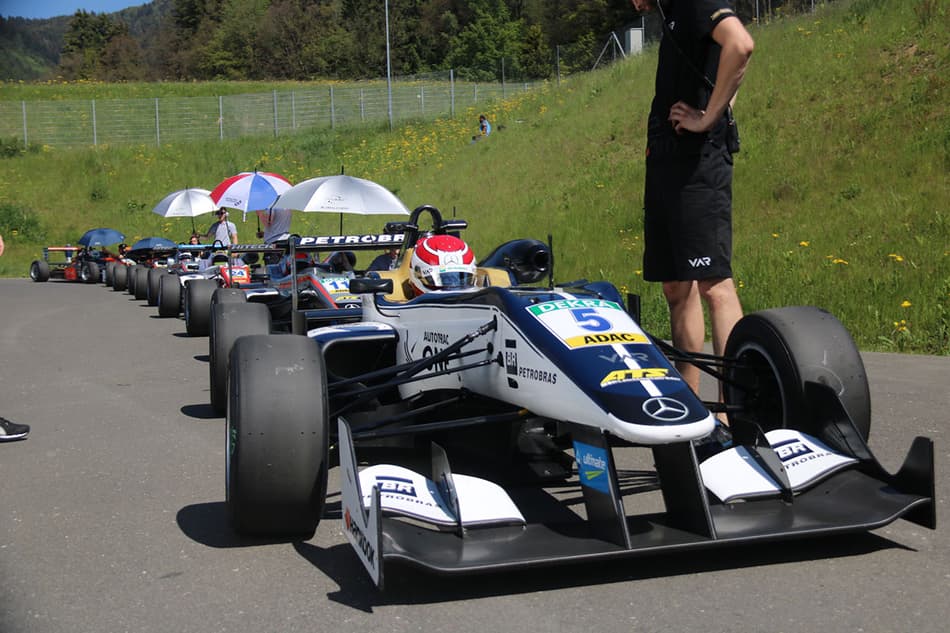 Punição tira chance de Pedro Piquet pontuar na FIA F3 Euro