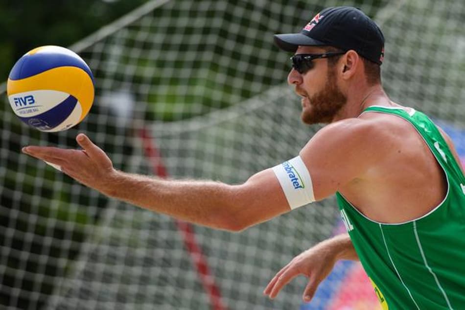 Alison venceu na estréia do torneio, em Moscou (Foto: Divulgação/FIVB)