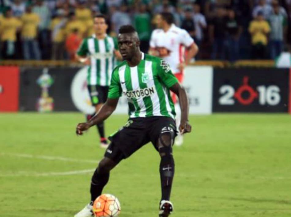 Zagueiro colombiano desperta o interesse de clubes da Premier League