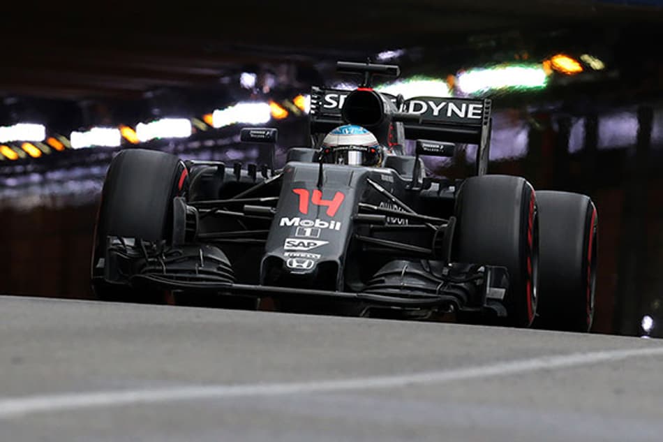 Alonso feliz com a 5ª posição, mas triste com ritmo da McLaren