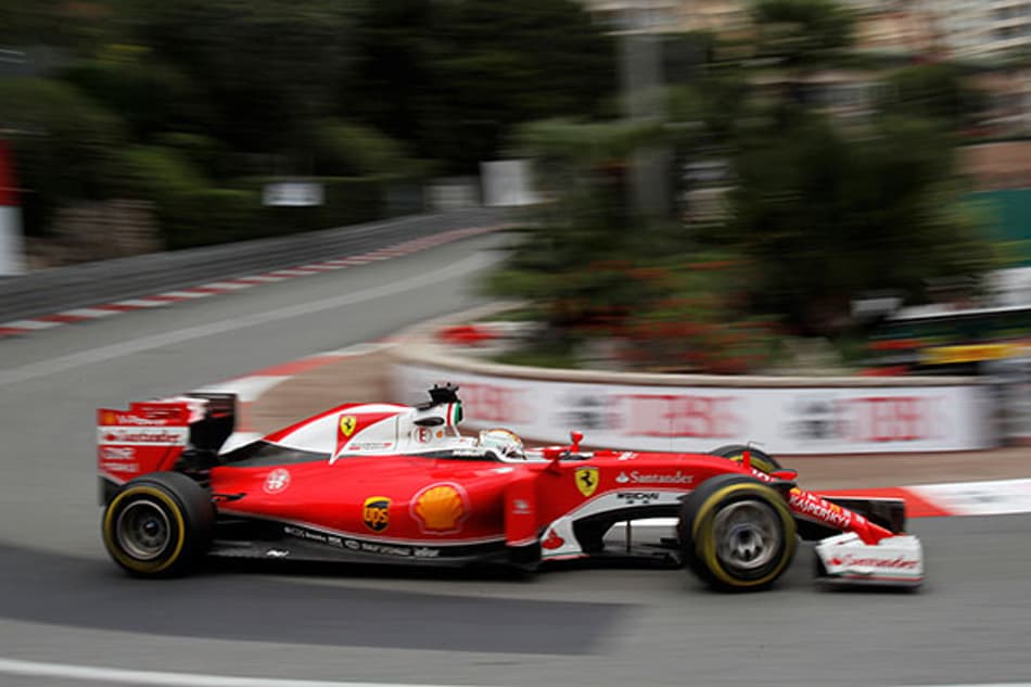 Vettel culpa a si mesmo por perder o pódio