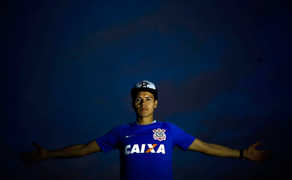 Com camisa de carrasco, Marquinhos Gabriel volta ao palco de erro e vice