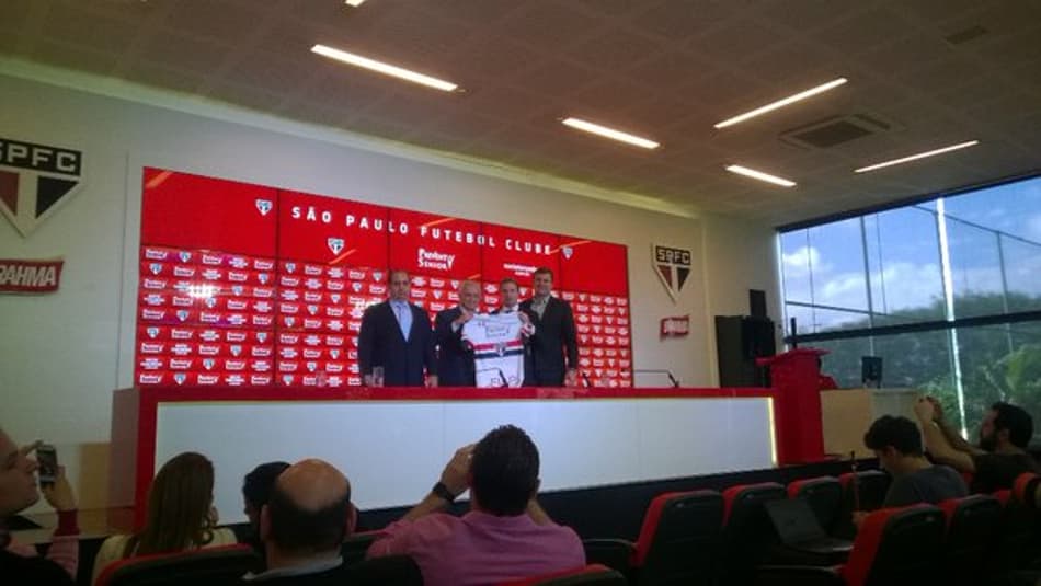 Treino e apresentação de patrocinador. Siga ao vivo o dia do São Paulo
