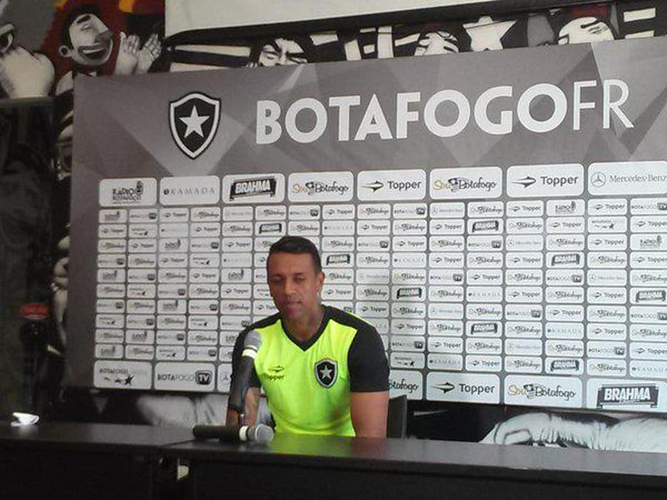 AO VIVO! Botafogo apresenta novo reforço para o Brasileirão