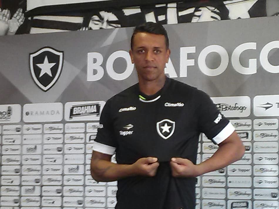 Sidão é apresentado e revela ser fã de Jefferson: ‘Deu vontade de tirar foto’