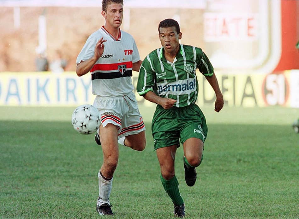 Crucial no Paulistão de 1996 com o Palmeiras, Muller acertou pouco depois com o São Paulo (Foto: Nelson Almeida/AE)