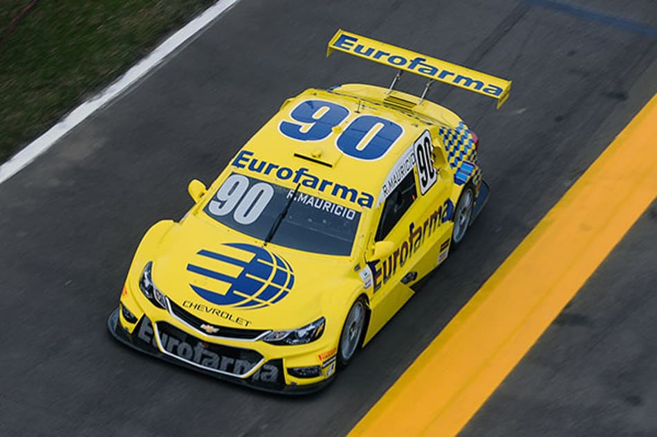 Stock Car: Ricardo Maurício lidera primeiro treino em Santa Cruz