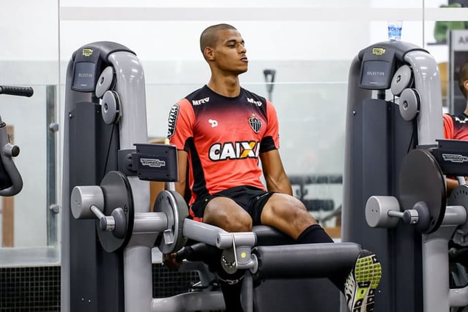 Volante Lucas Cândido, em treinamento do Atlético-MG