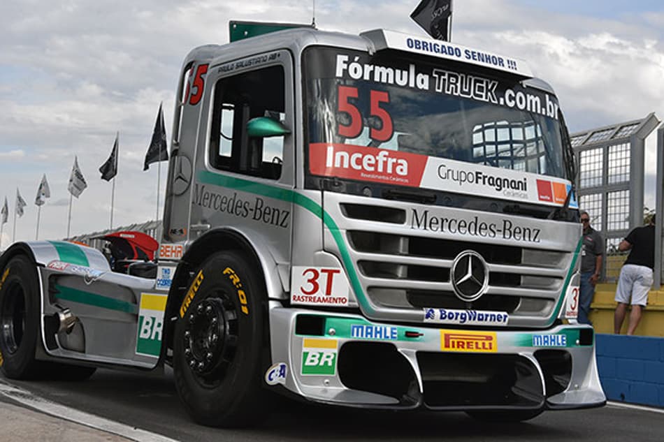 Paulo Salustiano faz a pole position da Truck em Goiânia