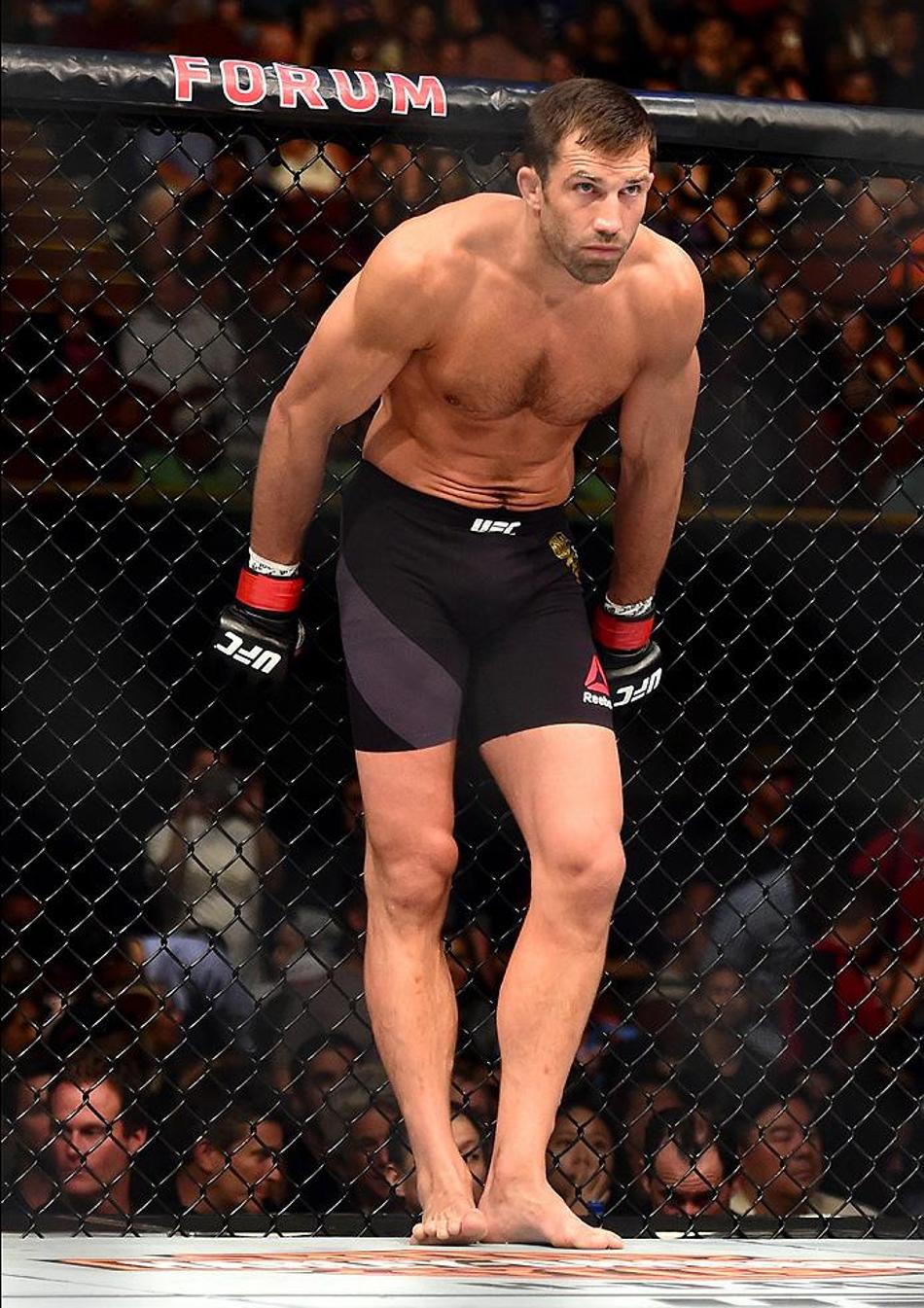 Rockhold afirma que faltou classe a Bisping após vitória no UFC 199
