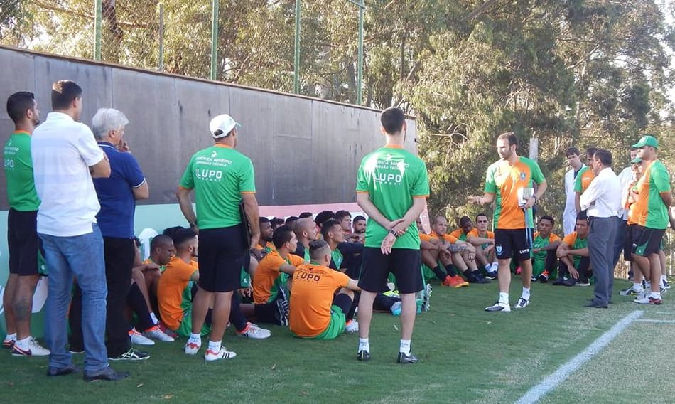 Técnico Sérgio Vieira inicia desafio no comando do América-MG