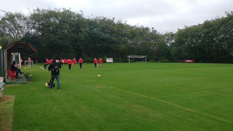 SIGA! Em dia agitado, São Paulo inicia preparação para pegar o Furacão