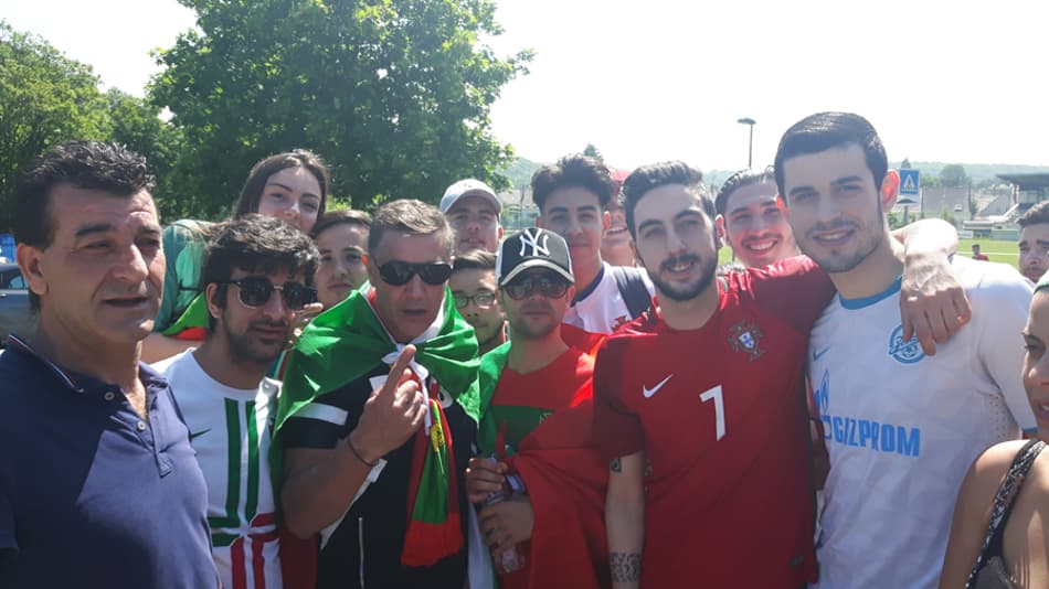 A luta do torcedor para conseguir um ingresso para o treino de Portugal