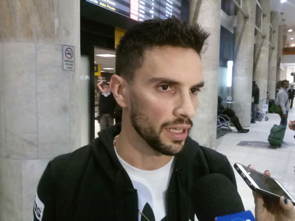 Rodrigo Pimpão chega ao Rio para fechar com o Botafogo